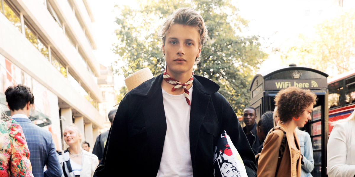 Craig Small UNKNOWN - LONDON | FreshSnaps | Droptokyo