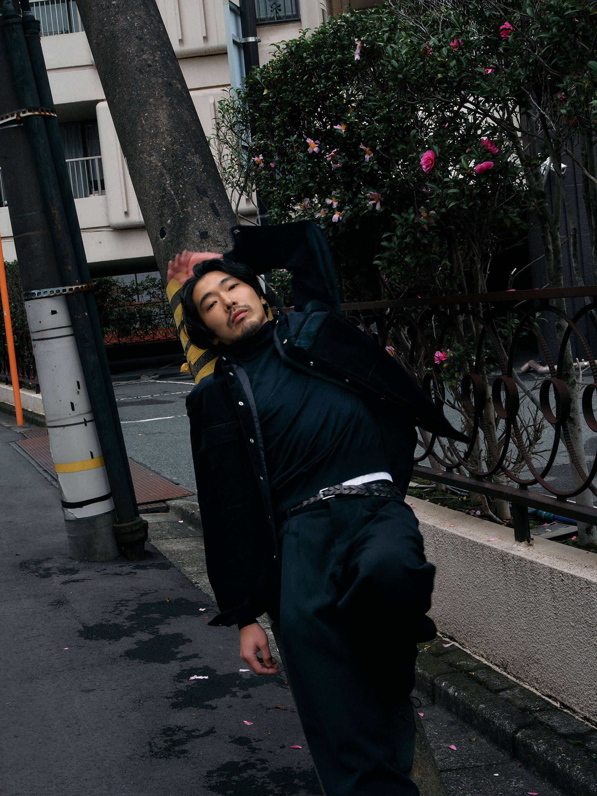 写真家・鈴木親が撮る、柄本佑と東京。 | FreshSnaps | Droptokyo