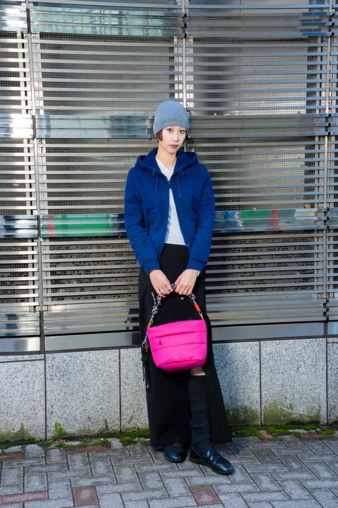 バッグ¥10,450、ストラップ(ハンド部分)¥4,950、キーチェン¥4,840／Topologie (トポロジー)