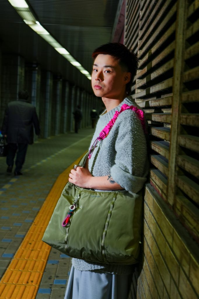 バッグ¥20,900、ストラップ(ショルダー部分)¥5,280、キーホルダー¥3,740／Topologie (トポロジー)