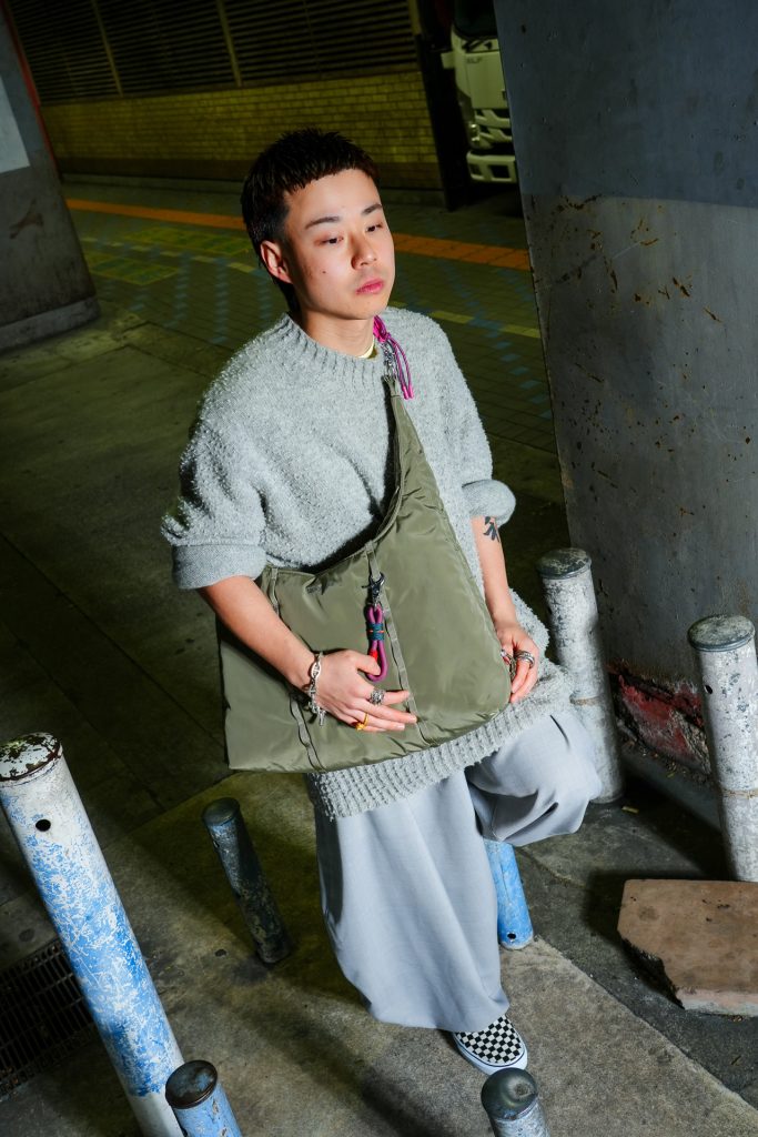 バッグ¥20,900、ストラップ(ショルダー部分)¥5,280、キーホルダー¥3,740／Topologie (トポロジー)