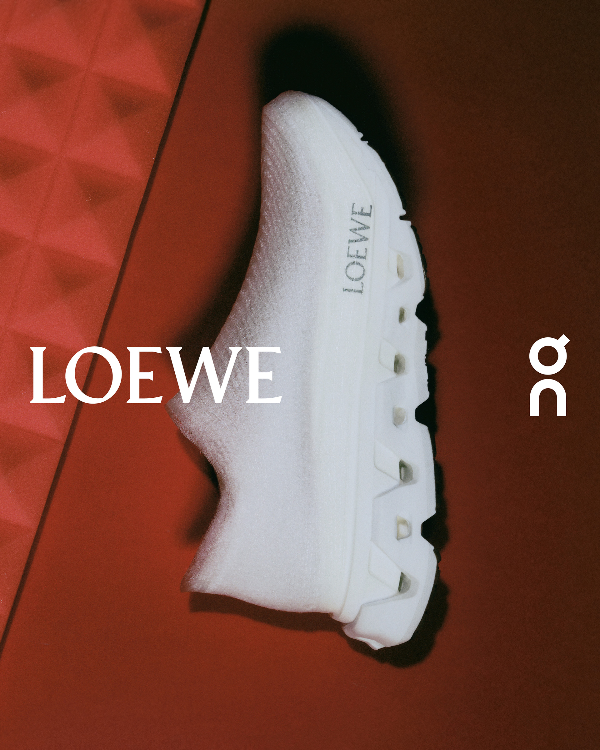 LOEWE × ON Released a New Model of LightSpray ”Cloudmonster