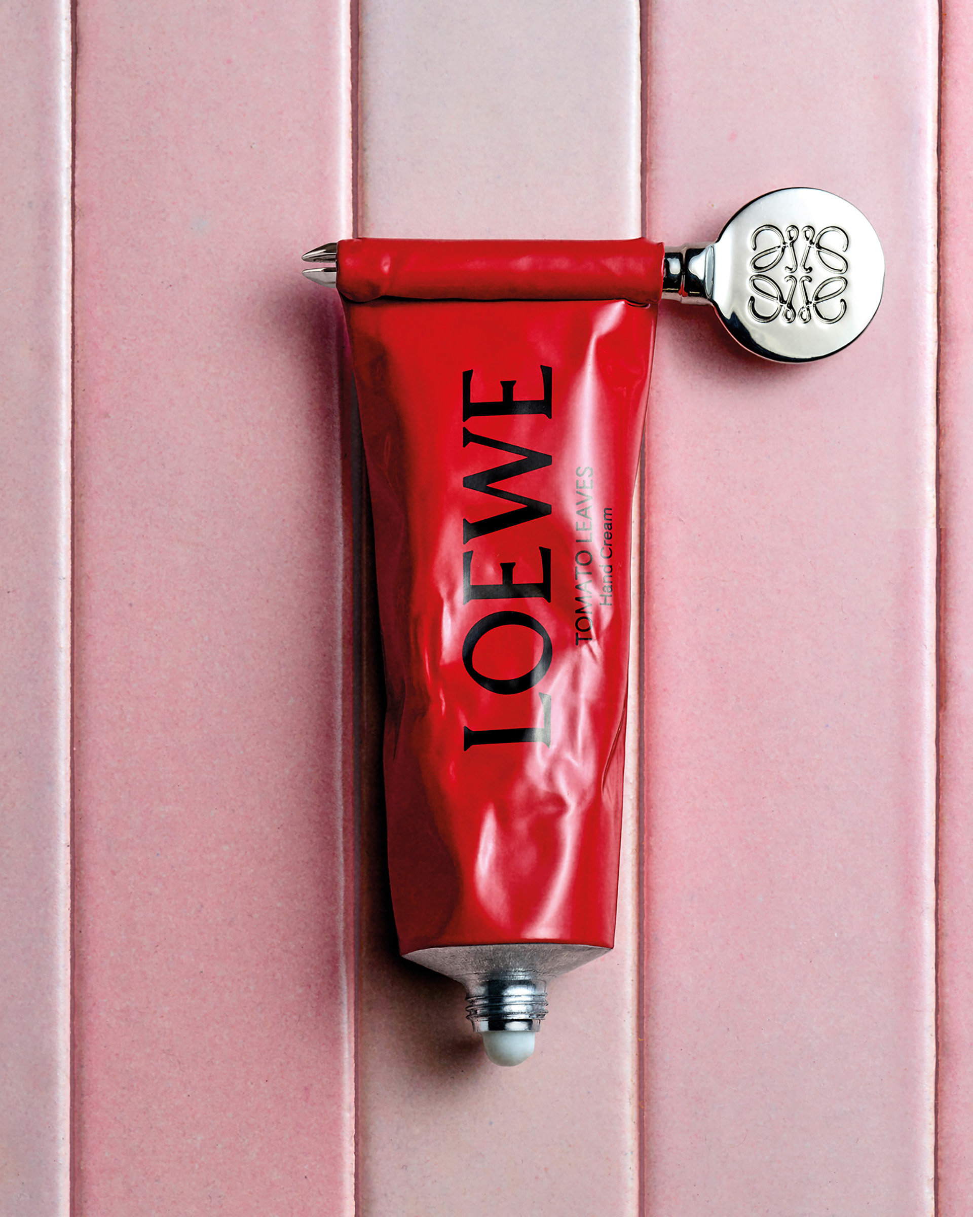 LOEWE Perfumes Releases New Items of “Tomato Leaves” Collection